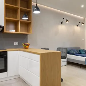  Apartament Shy But Shining! Lovely, Stylish & Fully Equipped. Polska